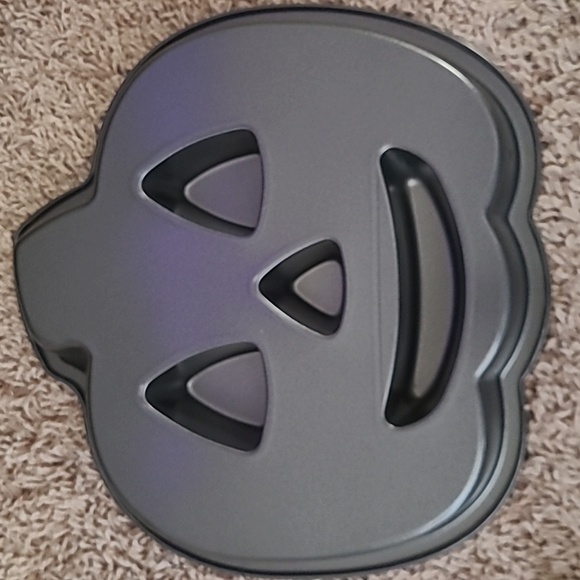 Wilton Pumpkin Jack-O-Lantern Cake Pan Non-stick Halloween - Picture 2 of 2